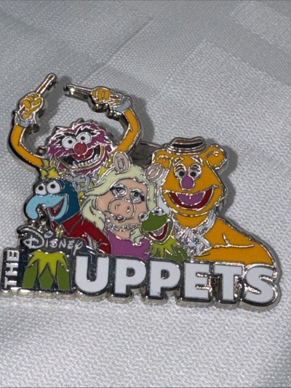 Disney Muppets Kermit, Miss Piggy, Fozzie, Gonzo, And Animal Logo Pin 2020 View 2